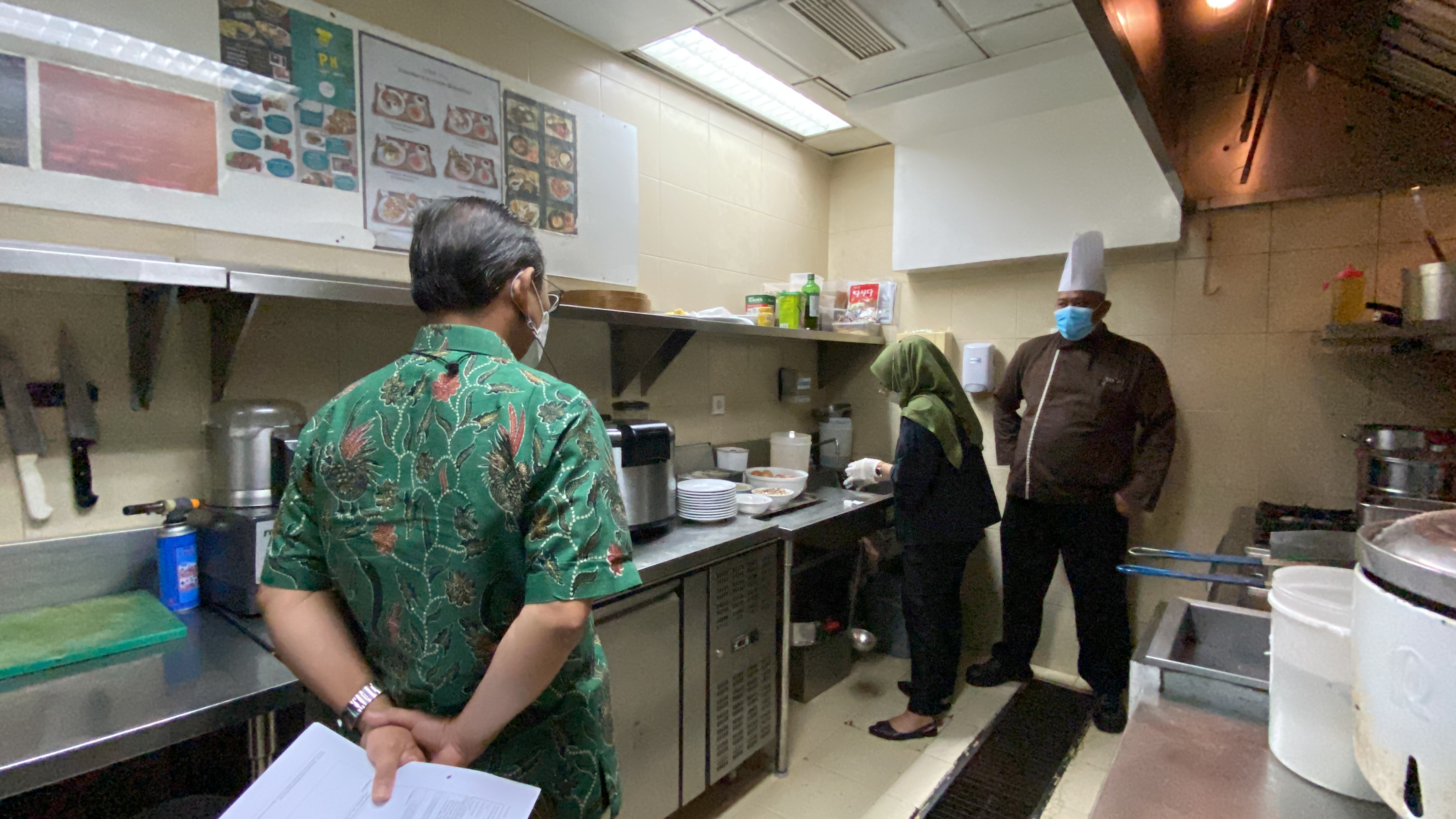 INSPEKTUR PRATAMA SANITASI LINGKUNGAN TEMPAT PENGELOLAAN PANGAN OLAHAN SIAP SAJI